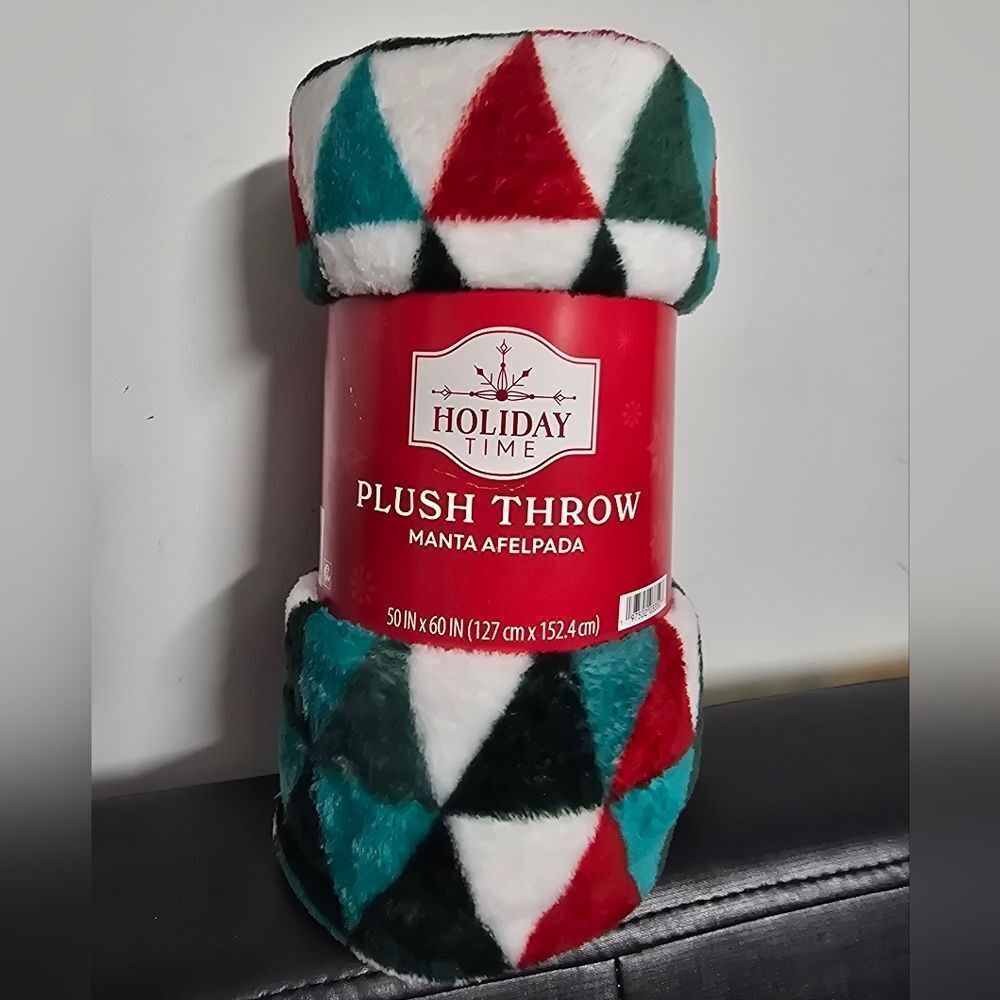 Holiday Time Christmas Winter Modern Trees Design Soft Plush Throw Blanket, New